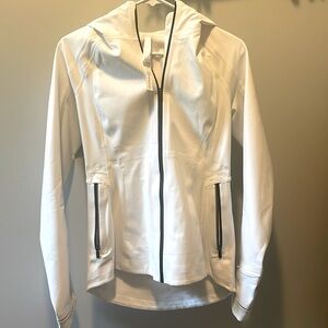 Like new, worn once lululemon cross chill Jacket size 4